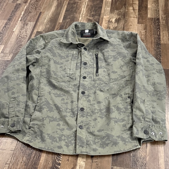 Duluth Trading Co Other - Duluth Trading Co Green Camo Shirt Jacket